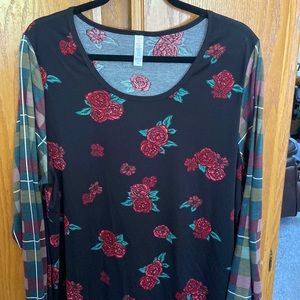 3xl Lynnae long sleeve tee by Lularoe.  In new condition.